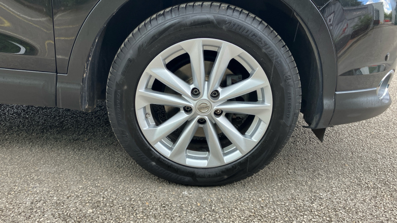 Nissan Qashqai 1.2 DiG-T Acenta Premium 5dr Petrol Hatchback